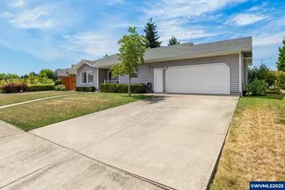 875 Hermanson St, Woodburn, OR 97071 - Photo 1