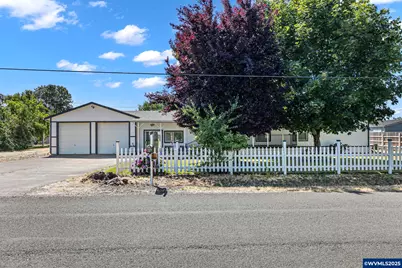 120 NE Marilyn St, Albany, OR 97322 - Photo 1