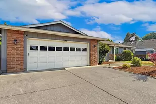 762 Randall Dr, Lebanon, OR 97355 - Photo 1