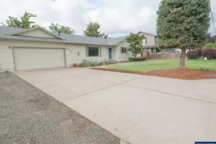 343 SE Hankel St, Dallas, OR 97338 - Photo 1