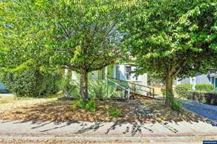 495 25th St SE, Salem, OR 97301 - Photo 1