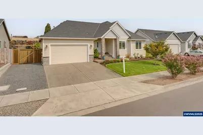 955 Grant St, Mount Angel, OR 97362 - Photo 1