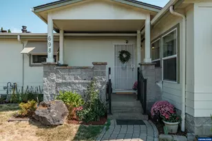 698 Royalty Cir NE, Salem, OR 97301 - Photo 1