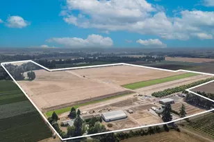 21988 Case (21938-22068) Rd, Aurora, OR 97002 - Photo 1