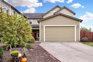 990 Sage St, Silverton, OR 97381 - Photo 1