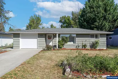 925 NW Sycamore Av, Corvallis, OR 97330 - Photo 1
