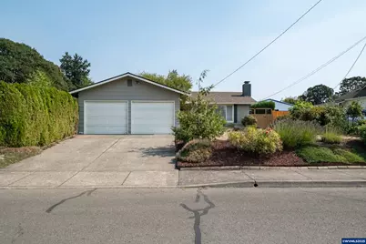 561 N 3rd St, Jefferson, OR 97352 - Photo 1