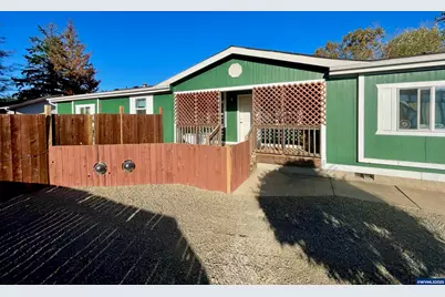 923 Walker Rd, Lebanon, OR 97355 - Photo 1