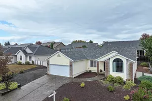 446 NE Fern Ave, Dallas, OR 97338 - Photo 1