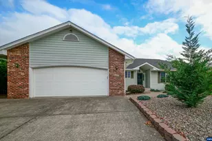 468 SE Davis St, Dallas, OR 97338 - Photo 1