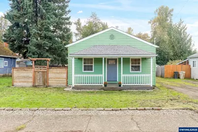 293 SW Walnut Av, Dallas, OR 97338 - Photo 1