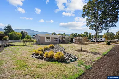 344 SW Ivy St, Mill City, OR 97360 - Photo 1