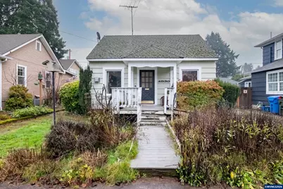 1030 21st St NE, Salem, OR 97301 - Photo 1