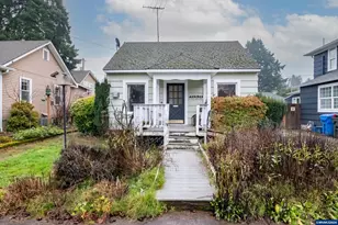 1030 21st St NE, Salem, OR 97301 - Photo 1