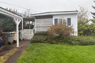 204 Cascade Dr, Lebanon, OR 97355 - Photo 1