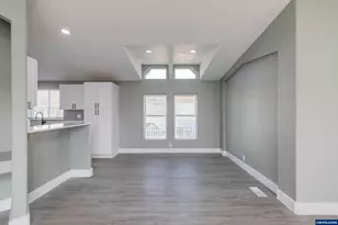 911 York St, Aumsville, OR 97325 - Photo 8