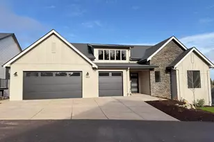 563 Salem Heights Ave S, Salem, OR 97302 - Photo 1