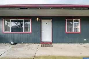 1940 17th Ave SE, Albany, OR 97322 - Photo 1