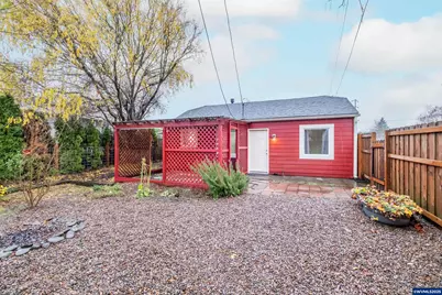 1810 Liberty St NE, Salem, OR 97301 - Photo 1