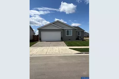 1011 Clemson St, Woodburn, OR 97071 - Photo 1