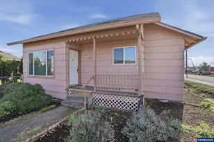 108 W 1st St, Canby, OR 97013 - Photo 1