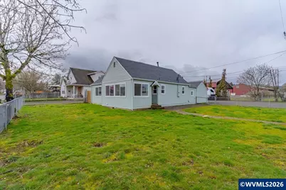 809 SW Ash St, Dallas, OR 97338 - Photo 1