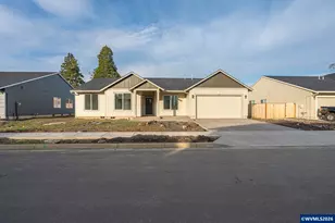 673 Parker Lp, Silverton, OR 97381 - Photo 1