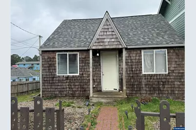 714 NW Coast St, Newport, OR 97365 - Photo 1