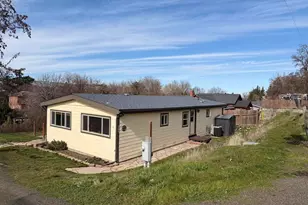 305 N Broad St, Weston, OR 97886 - Photo 1