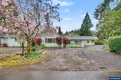 390 Salem Heights Av S, Salem, OR 97302 - Photo 1