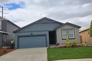 113 Greencrest St NE, Salem, OR 97301 - Photo 1