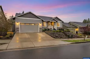 1022 Emmett Lp, Silverton, OR 97381 - Photo 1