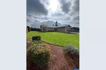 184 NW Douglas St, Dallas, OR 97338 - Photo 1