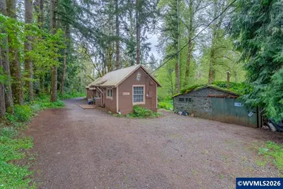 10125 Edmunson Dr SE, Salem, OR 97317 - Photo 1