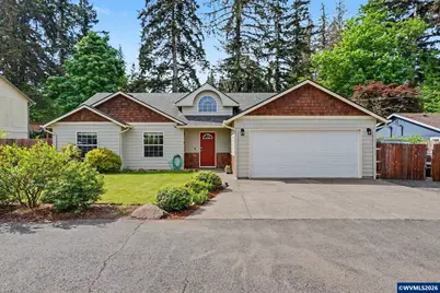 632 W Maple St, Stayton, OR 97383 - Photo 1