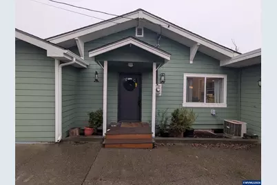 821 Liberty St, Silverton, OR 97381 - Photo 1