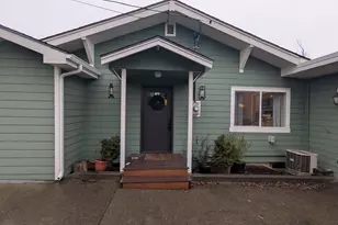 821 Liberty St, Silverton, OR 97381 - Photo 1