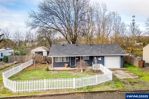 375 N 6th St, Harrisburg, OR 97446 - Photo 1