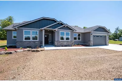 356 E Kisling Av, Brownsville, OR 97327 - Photo 1