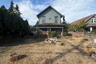 732 S Water St, Silverton, OR 97381 - Photo 1