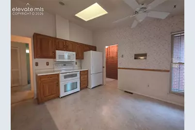 538 Lakewood Circle, Colorado Springs, CO 80910 - Photo 8