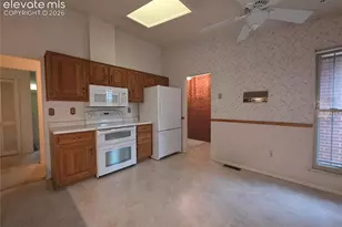 538 Lakewood Cir, Colorado Springs, CO 80910 - Photo 8