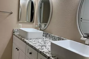 12212 N Paradise Vlg Pkwy S, Phoenix, AZ 85032 - Photo 12