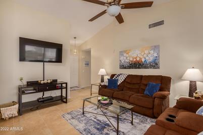 1692 E Palm Beach Drive E, Chandler, AZ 85249 - Photo 1