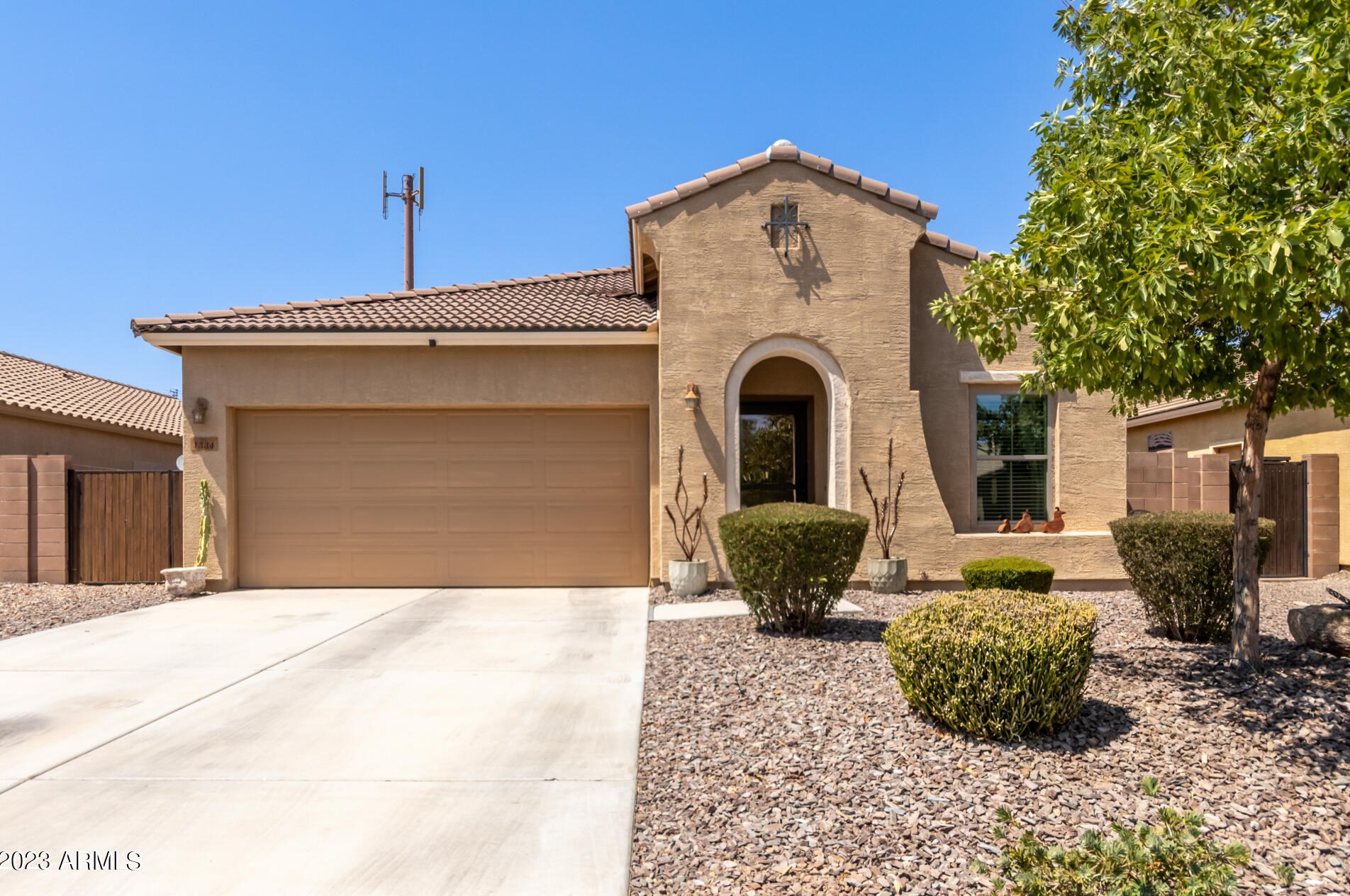 1334 Paisley Dr, San Tan Valley, AZ 85143-5035