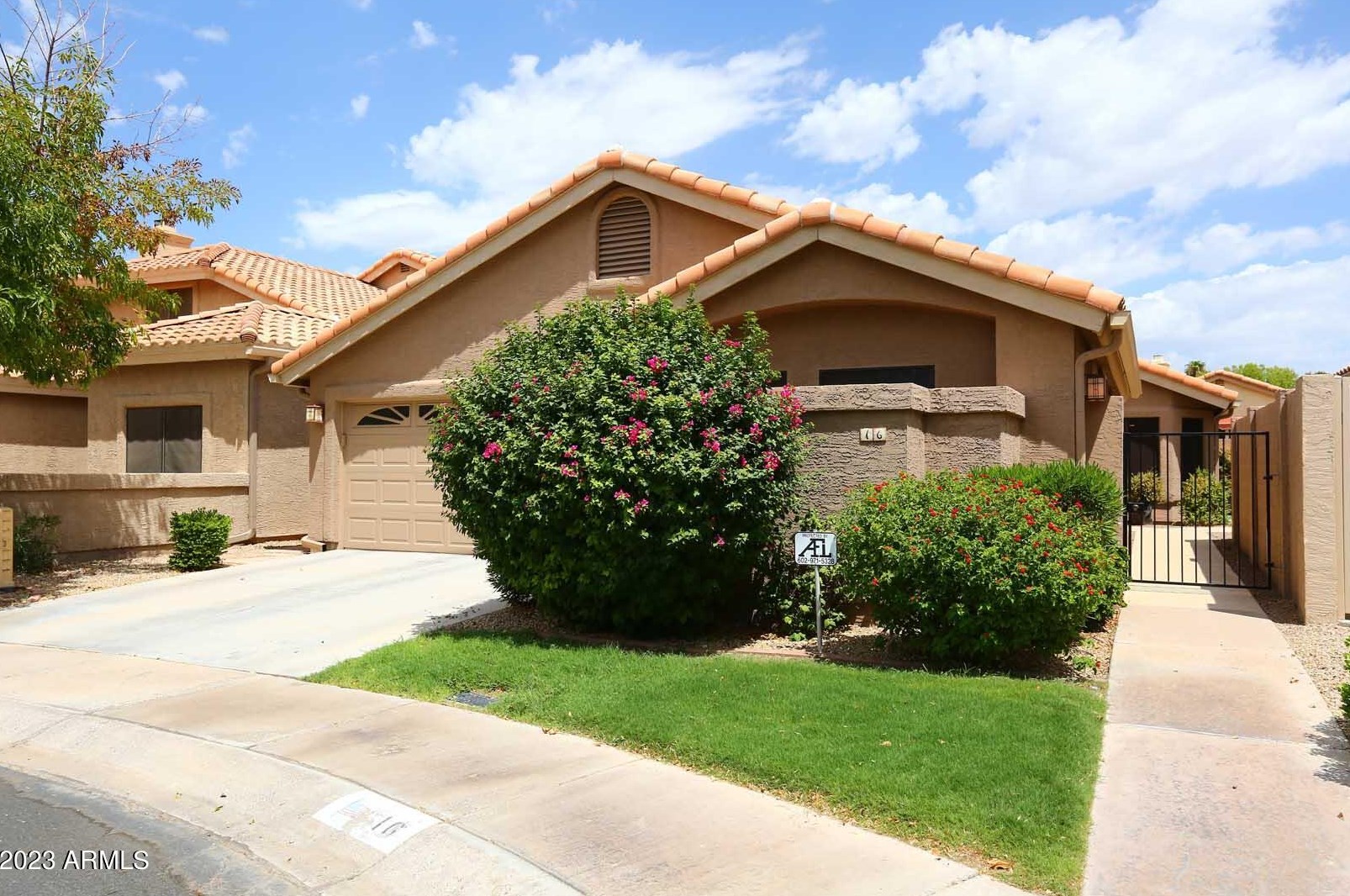 16 Dawn Dr, Tempe, AZ 85284-3127