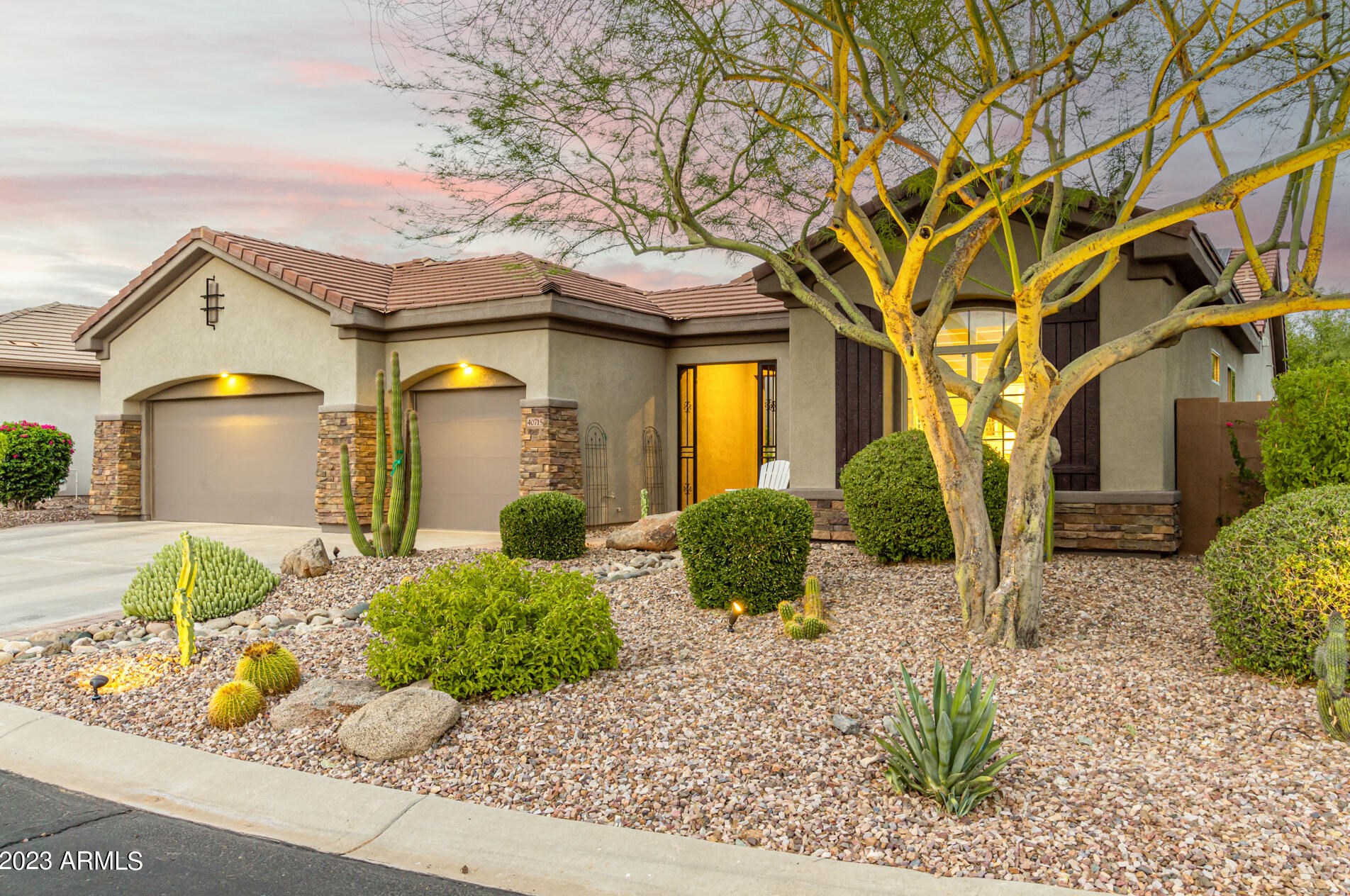 40715 Lytham Ct, Phoenix, AZ 85086-3924