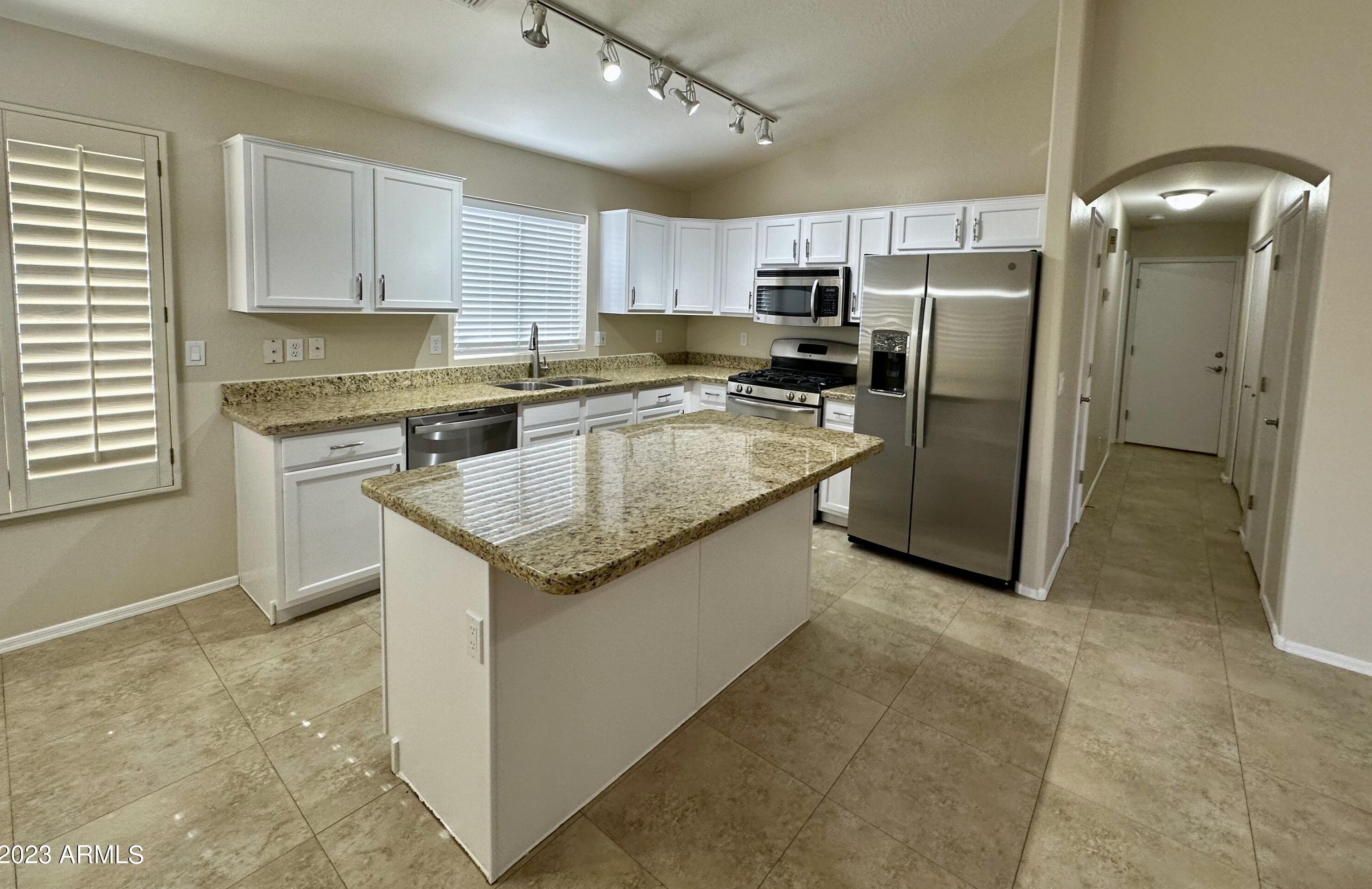 3129 Kristal Way, Phoenix AZ  85050-2547 exterior