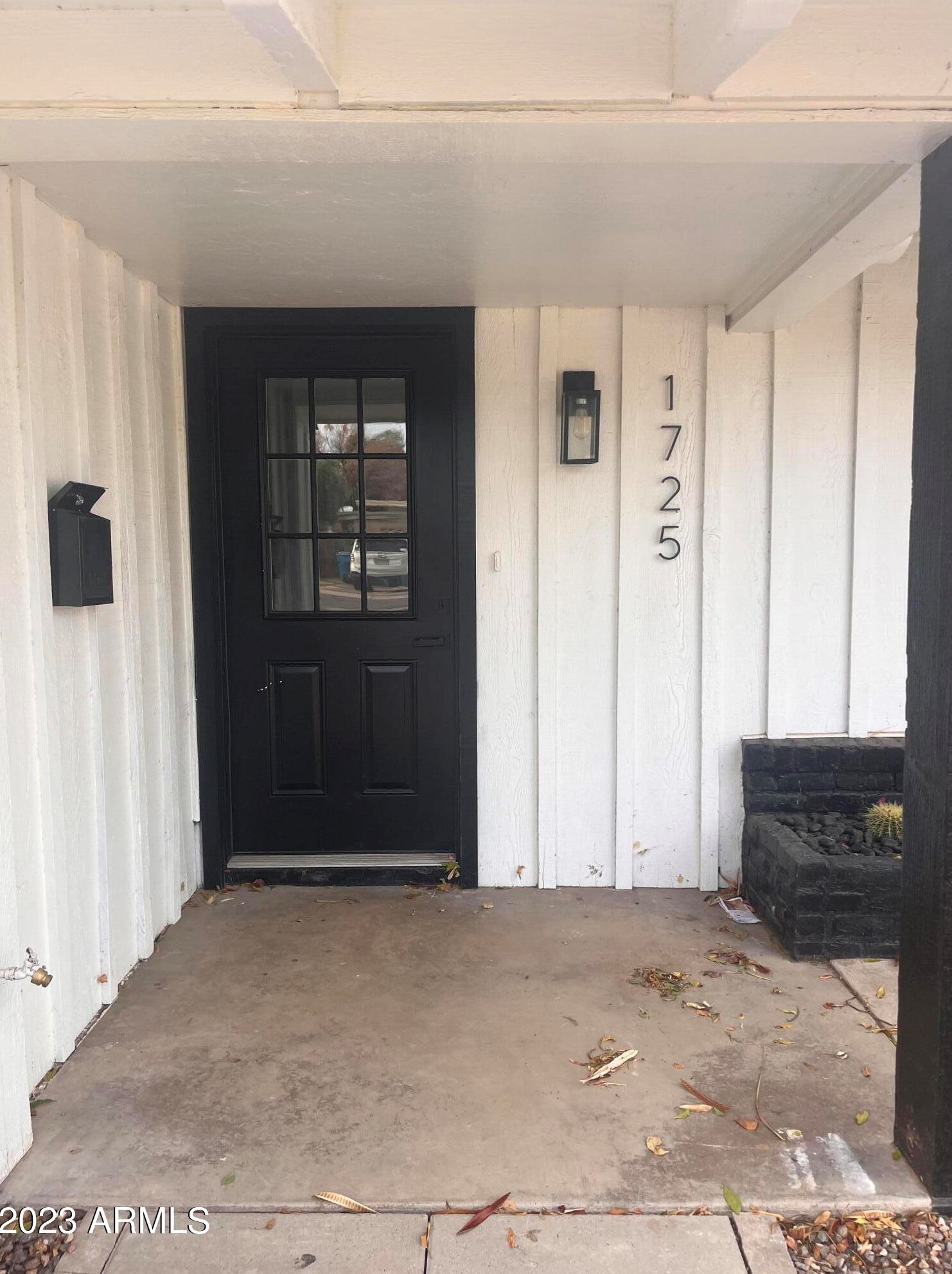 1725 W Mitchell Dr, Phoenix, AZ 85015