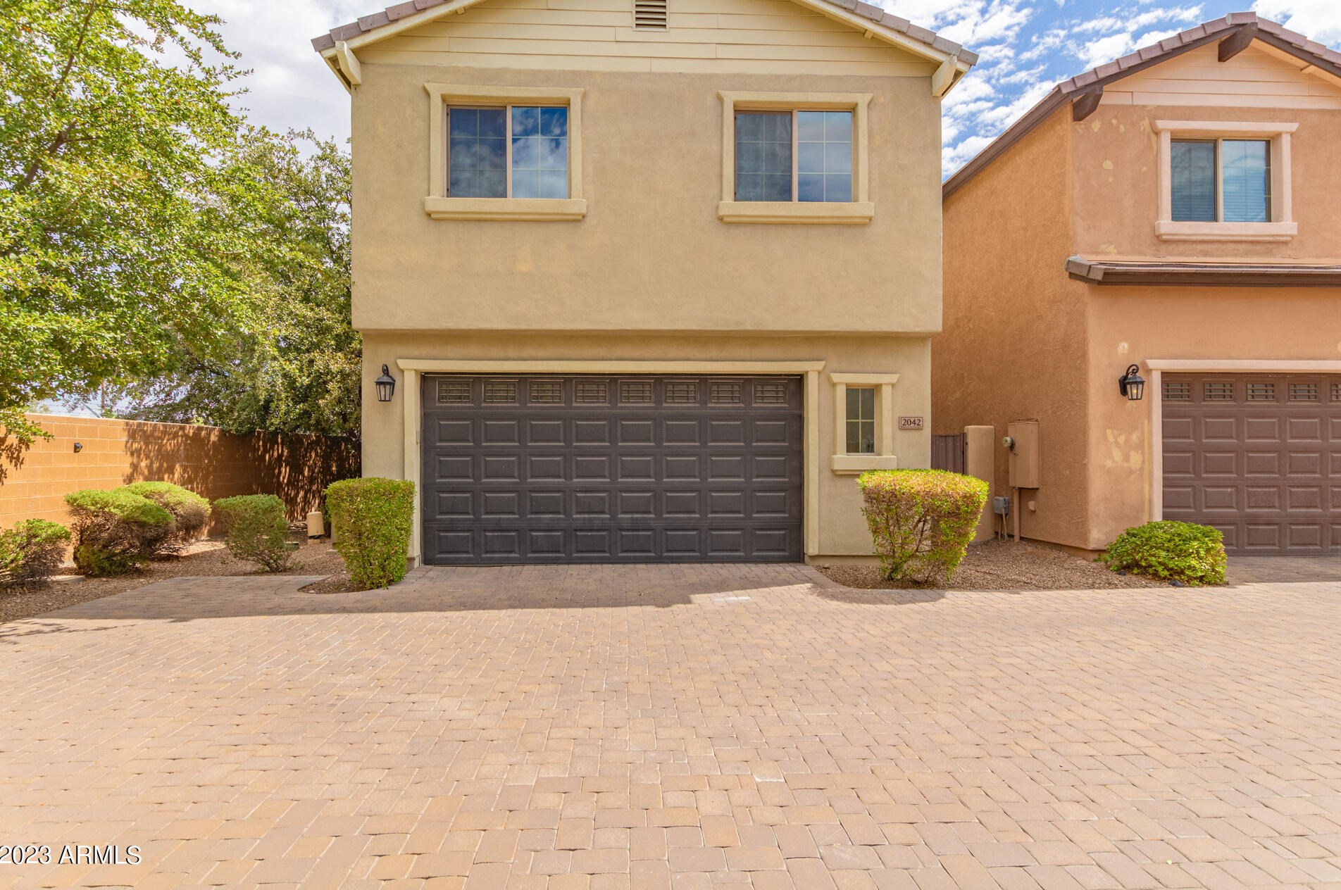 2042 Heartwood Ln, Phoenix, AZ 85022-2987